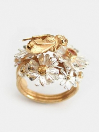 Vintage Alloy Bee Med Flower Golden Leaf Ring