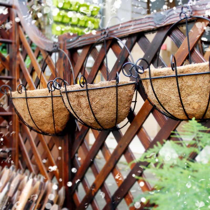 Kreativní Železný Nástěnný Květináč S Ekologickou Kokosovou Vložkou Na Zahradní Balkon