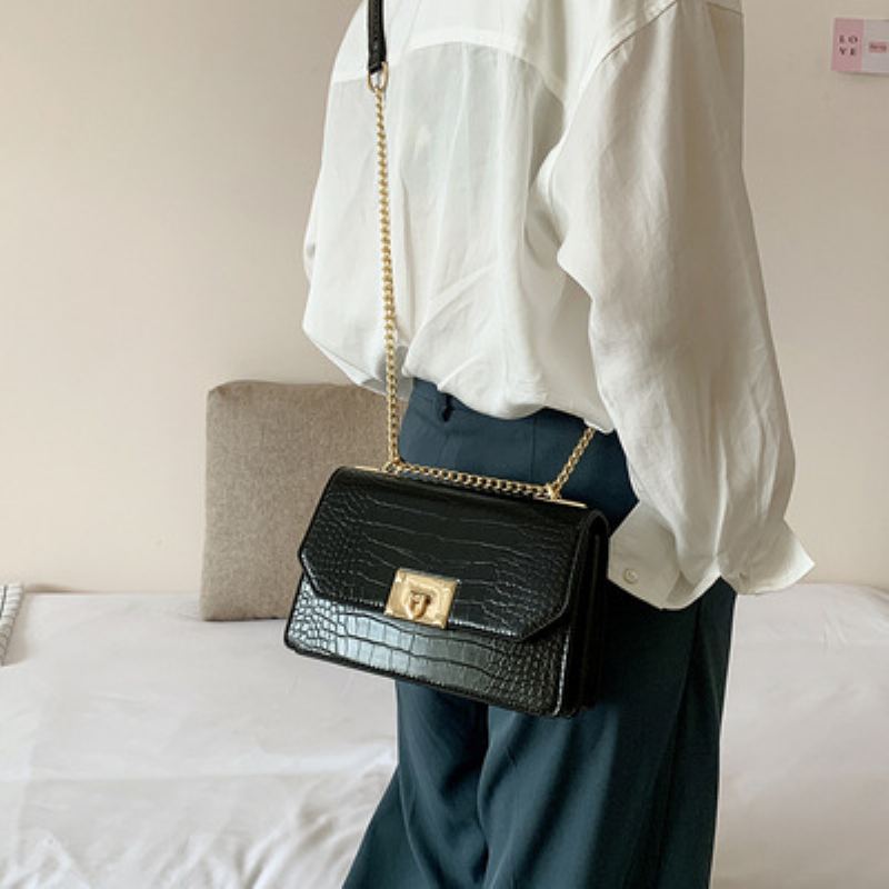 Kabelka Taška Female Spring 2023 Small Square Bag Jednobarevná Chain Shoulder Messenger Dámská