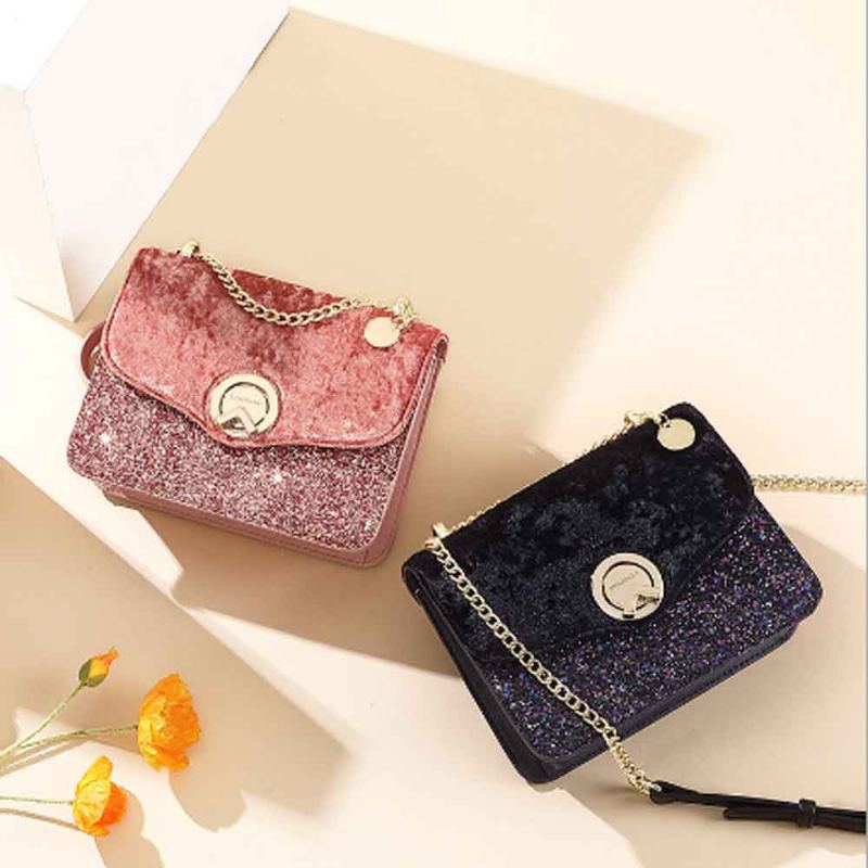 Velvet Chain Small Square Bag Módní Všestranná Taška Přes Rameno S Efektní Crossbody Kabelkou S Kulatým Plátem