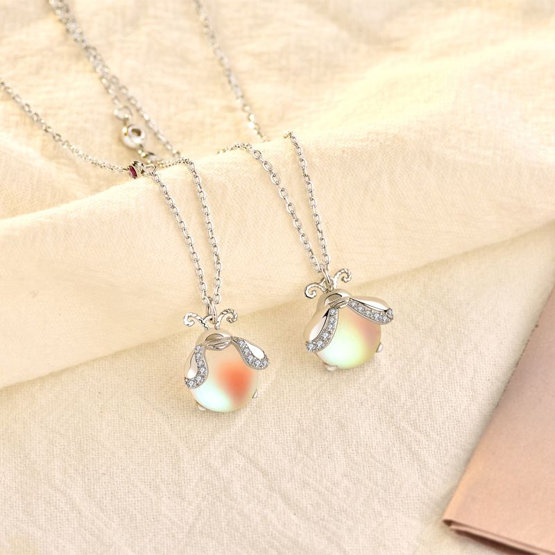 Originální Náhrdelník S925 Sterling Silver Firefly Dámský Ins Řada Colorful Moonstone Insect Přívěsek Klíční Kosti