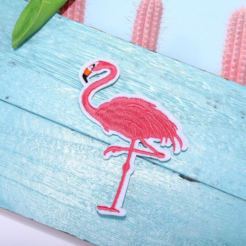 1 Ks Červená Bílá Vyšívací Flamingo Látková Pasta / Diy Oděvní Dekorace Doplňky Náplasti