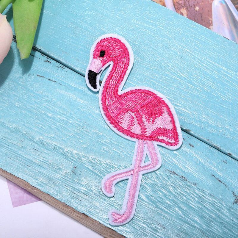 1 Ks Červená Bílá Vyšívací Flamingo Látková Pasta / Diy Oděvní Dekorace Doplňky Náplasti